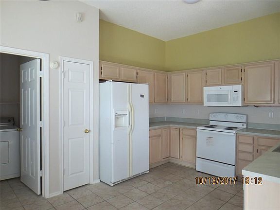 4th image of 5909 Fox Dr