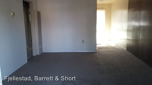 3rd image of 4484-86 Clairemont Dr