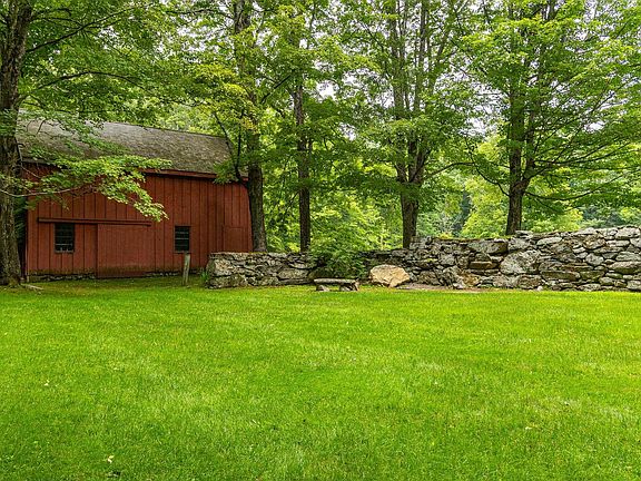 5th image of 372 Hill Road