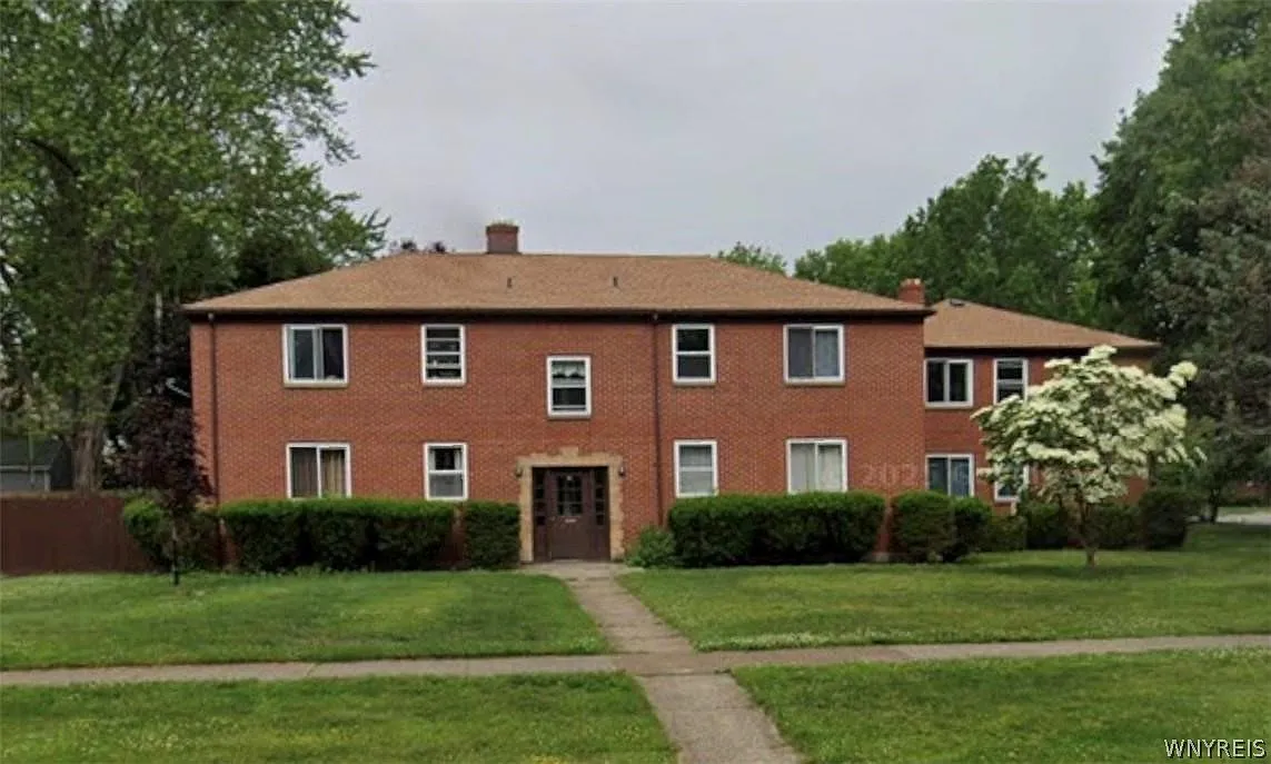 2 bed, 1.0 bath, 81039 sqft, $1,050 — Photo 1