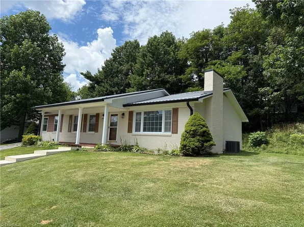 409 Wilton Ave, West Jefferson, NC 28694