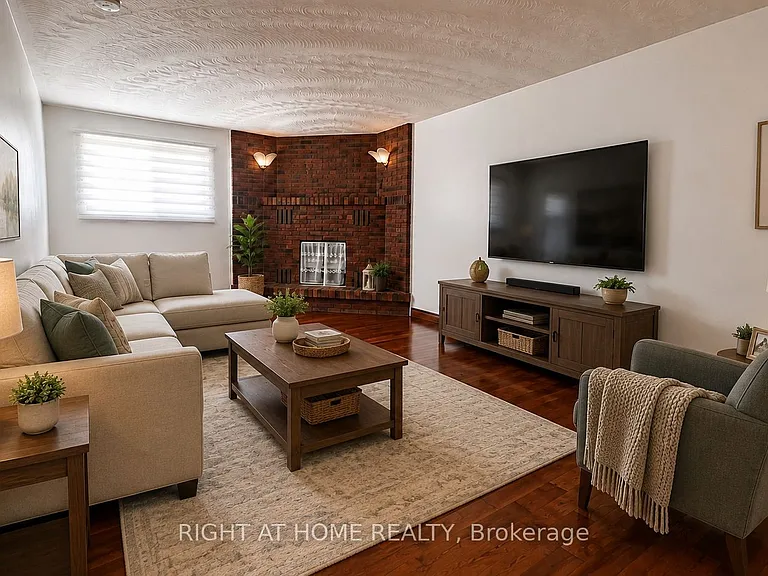 39 Lisgar Ct #UPPER — Photo 9