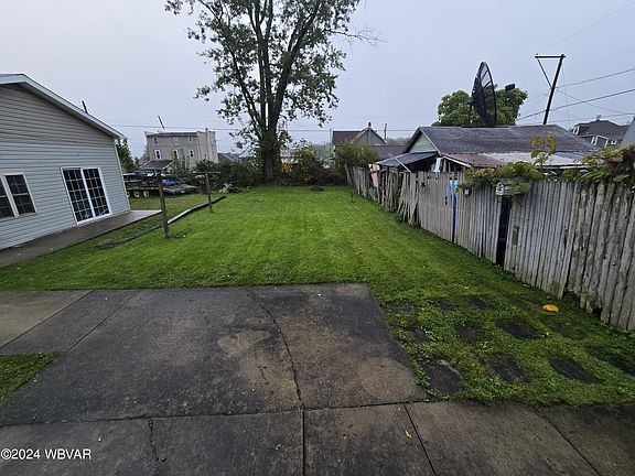 4th image of 409 Fairview St