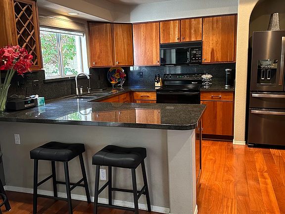 Kitchen with island bar