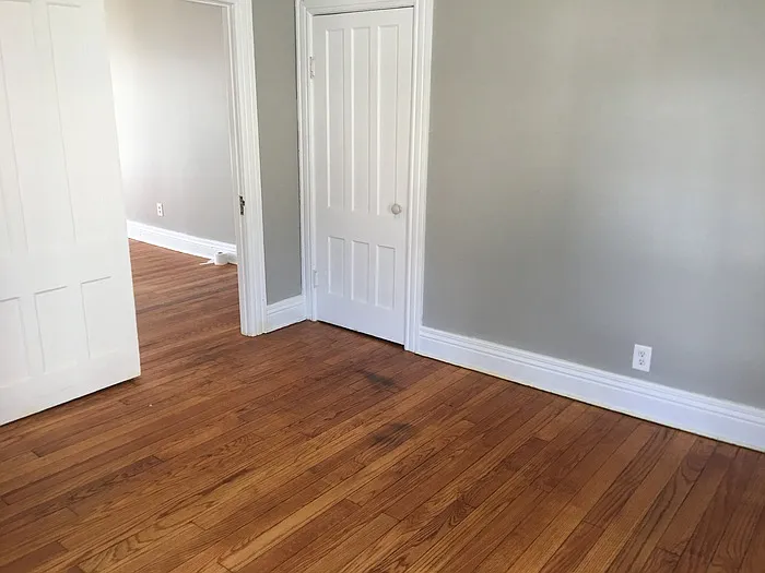 306 Flower Ave E — Photo 28