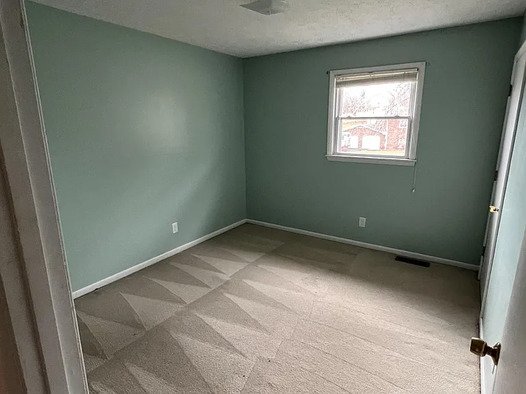 198 Milburn Dr — Photo 7