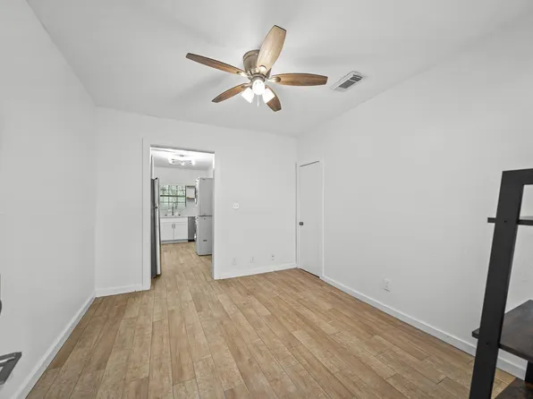 701 28th St, Galveston, TX