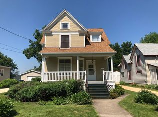 437 S California St, Sycamore, IL 60178