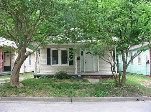 1st image of 2916 Somme Ave