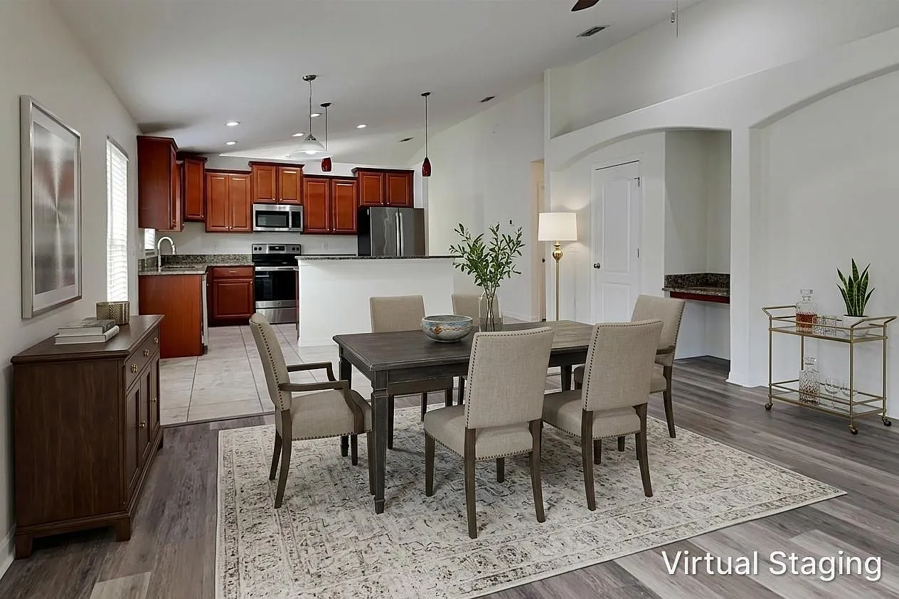 3 bed, 2.0 bath, 2052 sqft, $2,295 — Photo 4