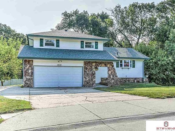 3rd image of 1635 Peterson Dr