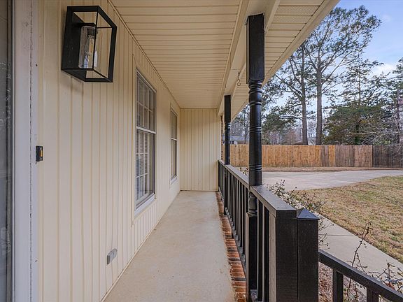 5th image of 5018 Gatewood Dr