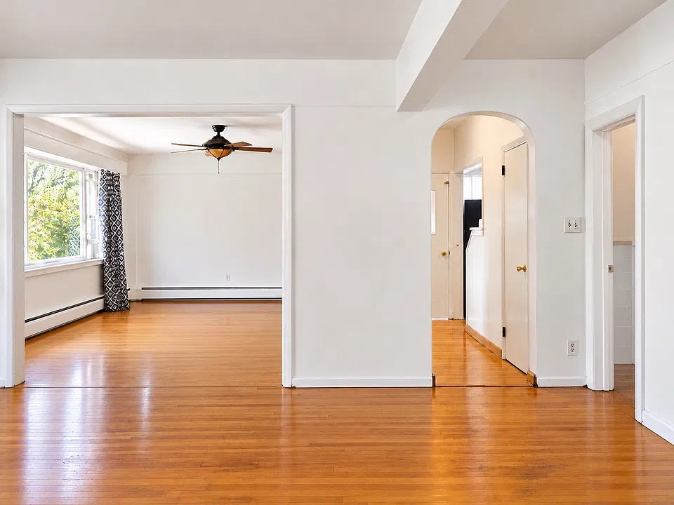 134 N Broadway #1
