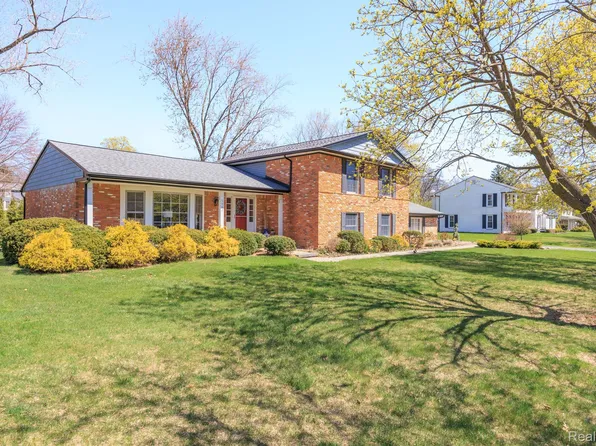 2960 Timberwyck Trail Dr, Troy, MI 48098
