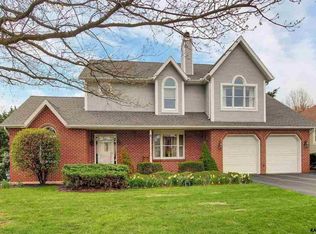 202 Knob Creek Ln, York, PA 17402