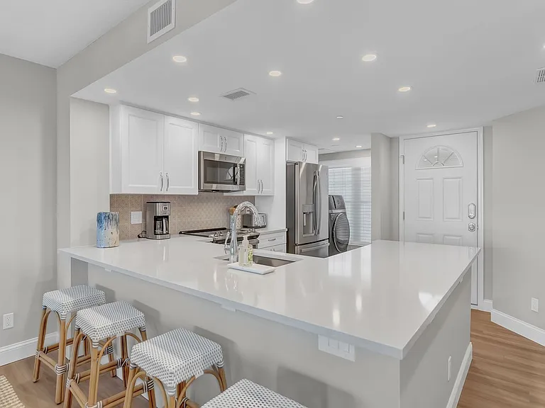 2700 Ocean Dr #307 — Photo 8