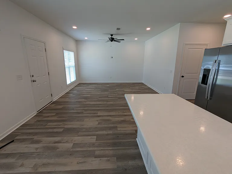 113 Edgefield Rd — Photo 5