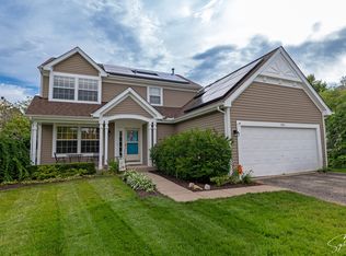 1523 Stockton Ln, Crystal Lake, IL 60014