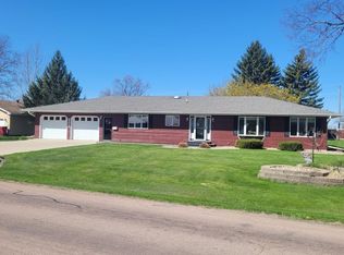 502 S Smith St, Clark, SD 57225