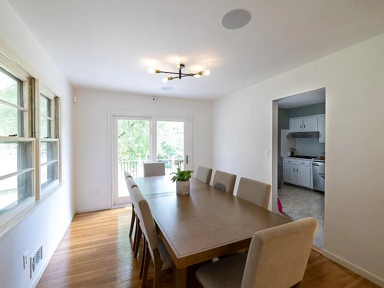 138 Grant Ave — Photo 5
