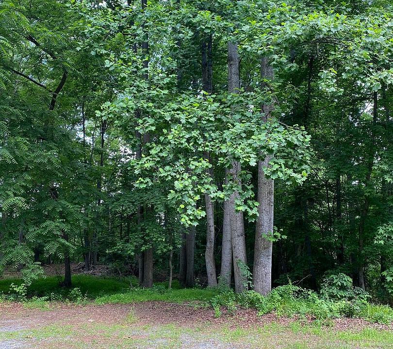 2nd image of 6404 Hickory Bnd