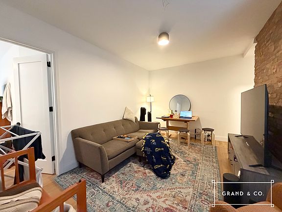 3rd image of 135 Eldridge St APT 2E