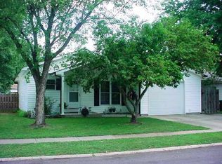 111 Cedar Ridge Dr, Pacific, MO 63069