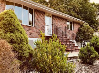 165 Wild Acres Dr, Dingmans Ferry, PA 18328