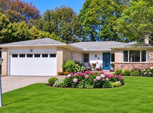 69 Montressor Dr, Toronto, ON M2P 1Z3