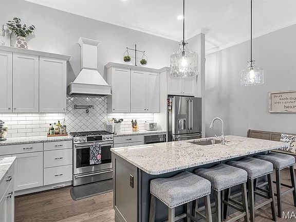 5th image of 756 Alexander Mark Way