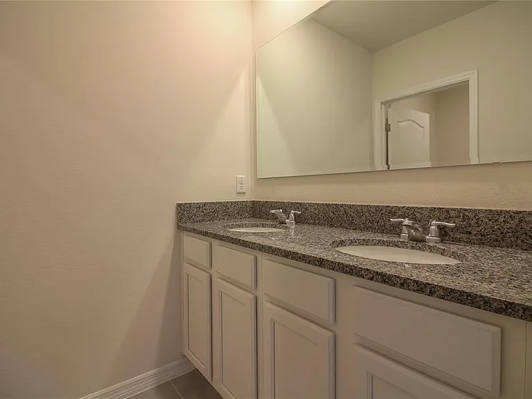 2822 Ivy Lake Ct — Photo 19