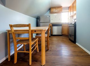 715 E 24th St #3, Brooklyn, NY 11210