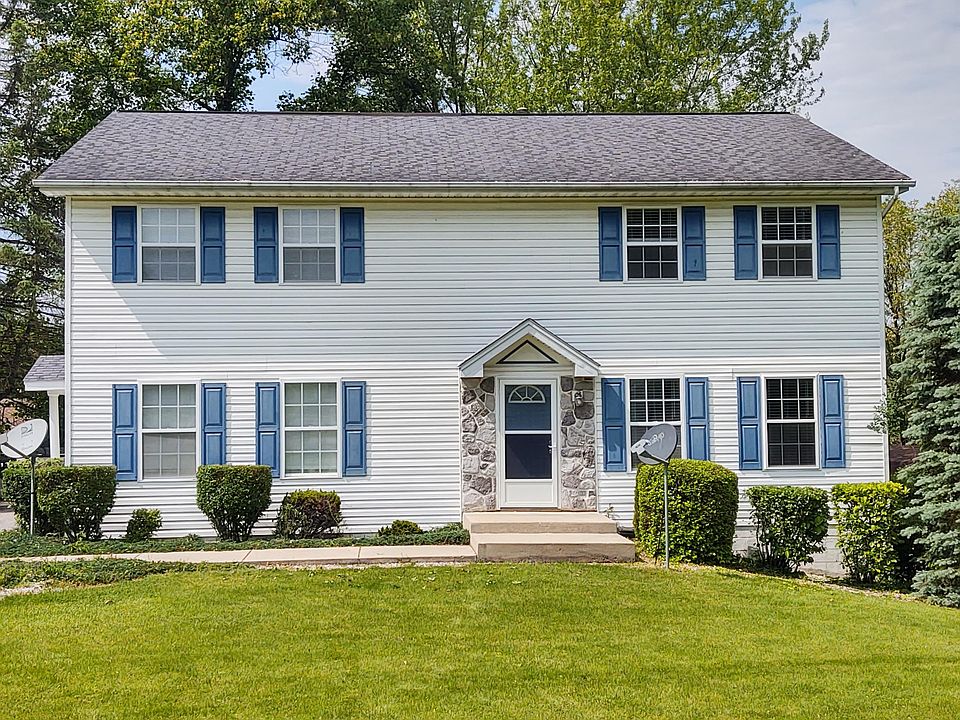 Front yard of duplex