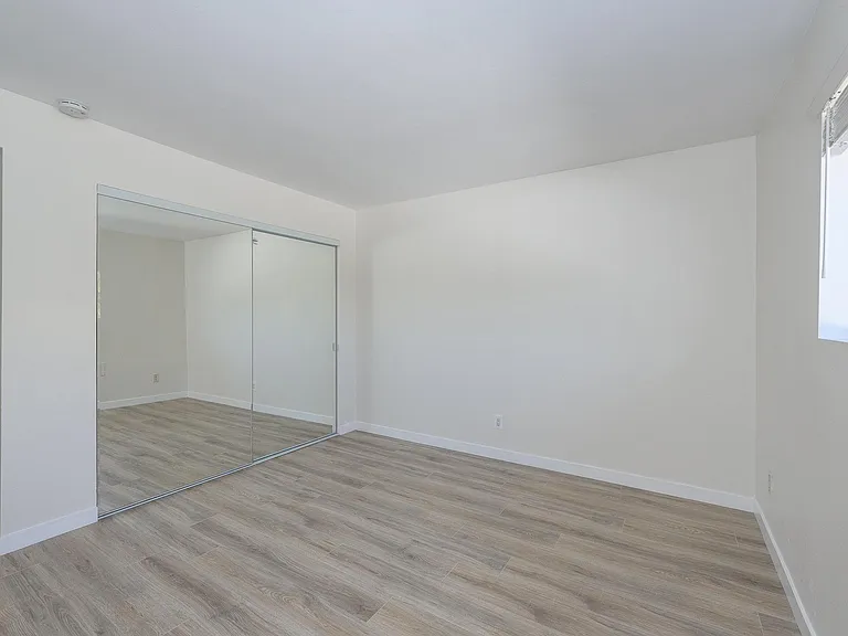 6355 Rancho Mission Rd #4 — Photo 12