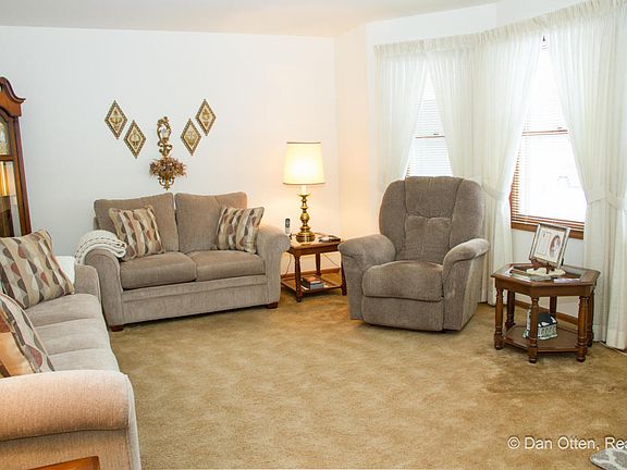 3rd image of 6937 Glencreek Dr SE