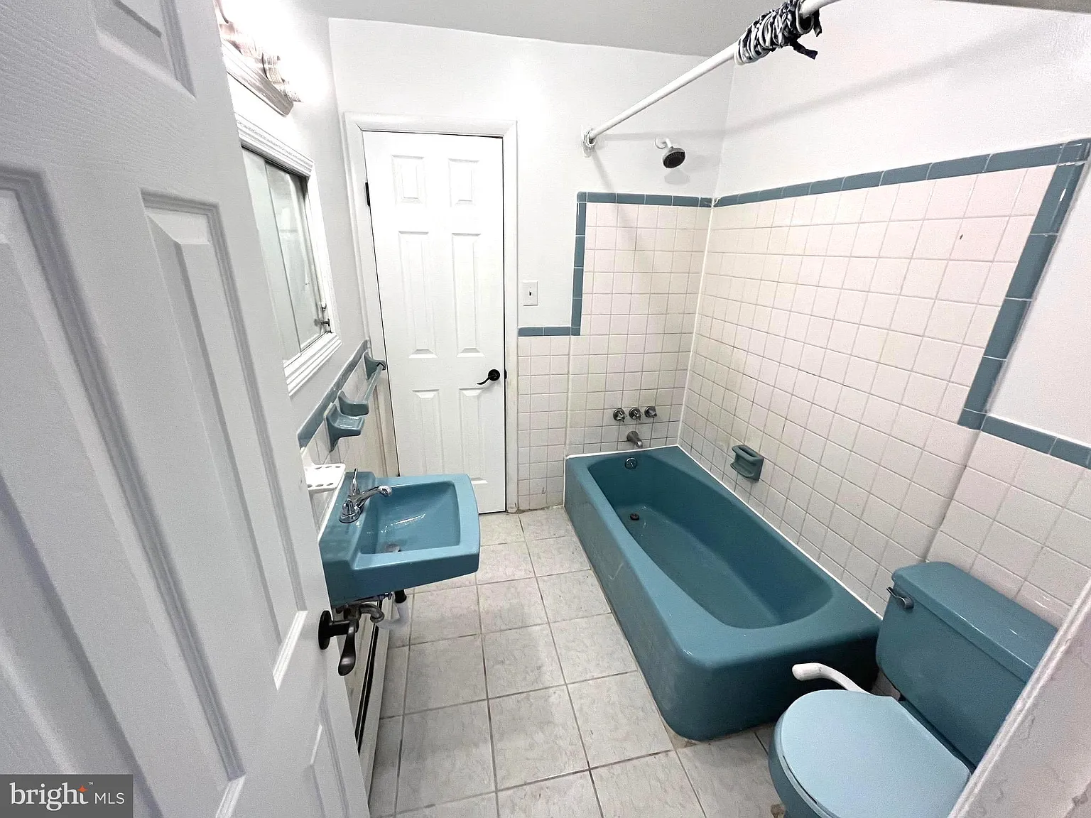 1 bed, 1026 sqft, $1,100 — Photo 3