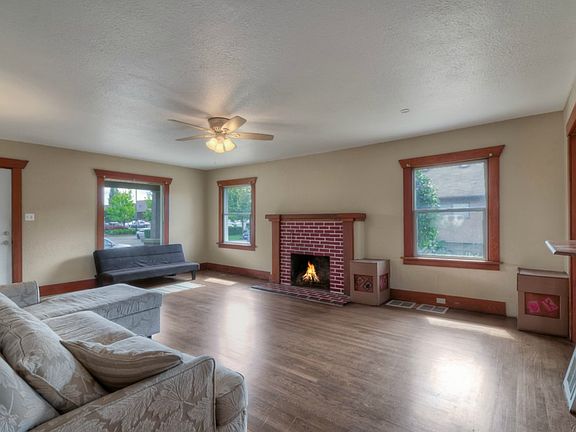 3rd image of 3618 S D St #3620