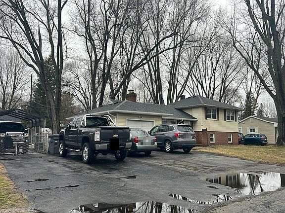 3rd image of 2113 Broadstone Rd