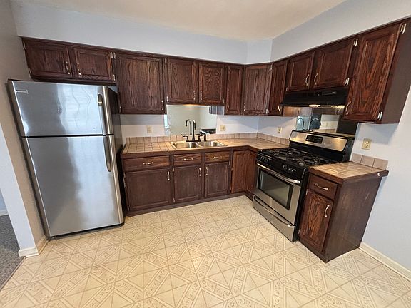3rd image of 112 N Hyde Park Ave #1R