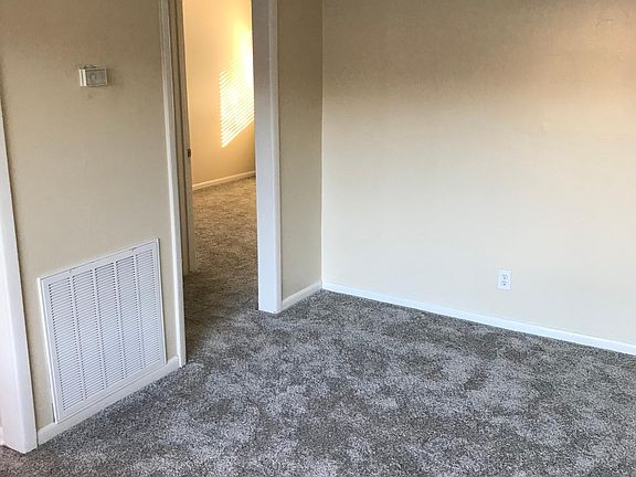 5th image of 643 E 7th 1/2 St #C