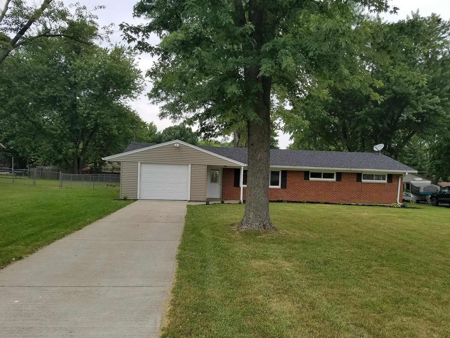 4457 Glenwillow Dr photo 1