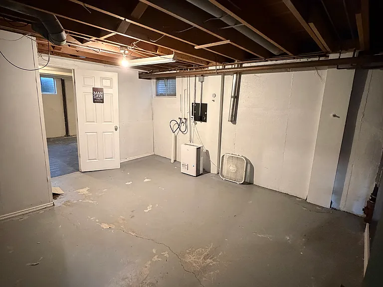 7909 Grandview St — Photo 35