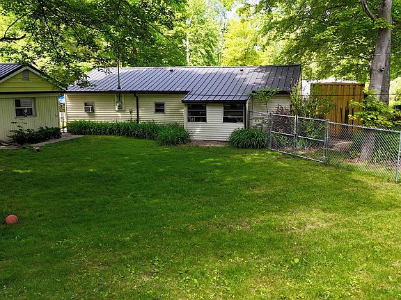 5th image of 836 Poquonnock Dr
