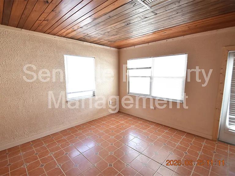 146 Coral Ave #C — Photo 12