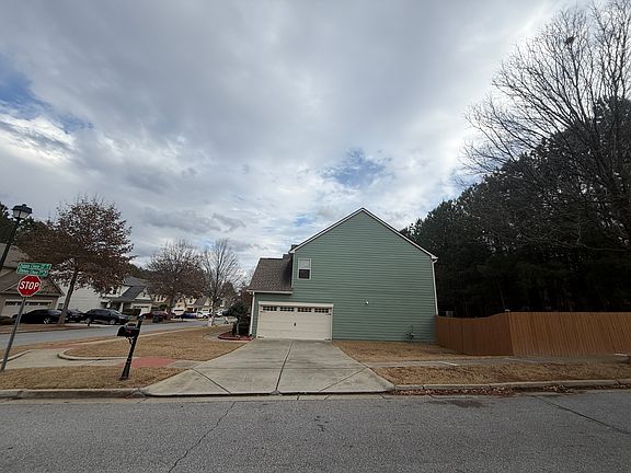 5th image of 200 Pebble Chase Ln