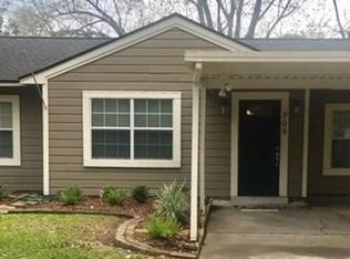 908 Robinhood Ln, Angleton, TX 77515