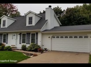2733 E 50th Ct, Davenport, IA 52807