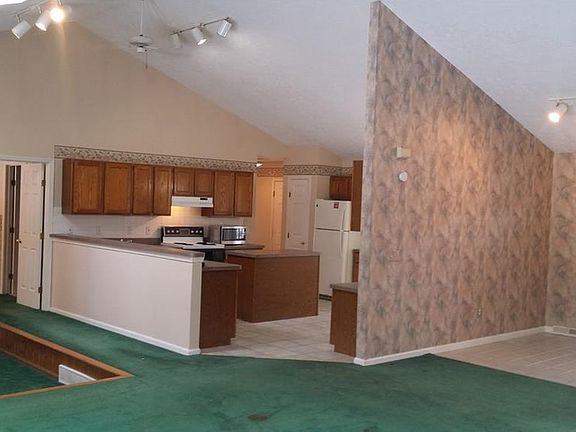 4th image of 13292 Maple Brook Trl