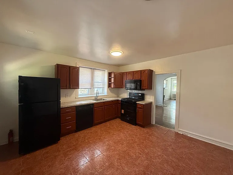 373 E Cliveden St — Photo 12