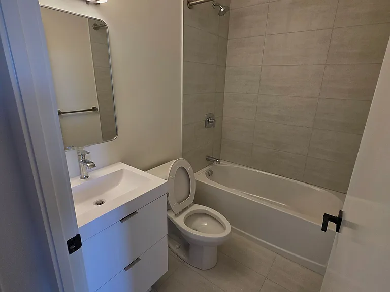 33 Erie Ave #1212 — Photo 6
